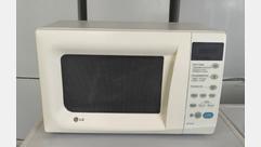 Мікрохвильова піч  LG MS-2042G.