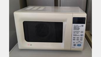 Мікрохвильова піч  LG  MB-4042G. Гриль.