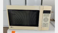 Мікрохвильова піч LG  MS-2047C.