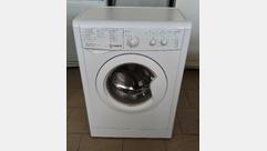 Пральна машина INDESIT IWSC 51052A.
