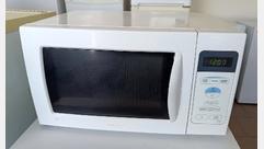Мікрохвильова піч SAMSUNG M1739NR.