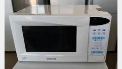Мікрохвильова пічь  SAMSUNG  CE2833NR. Біокерамика.
